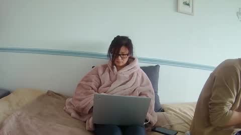 Snapshot of lepetitfeet chatting on February 18, 2025, 12:28 pm LePetitFeet1 online show from February 18, 2025, 12:28 pm