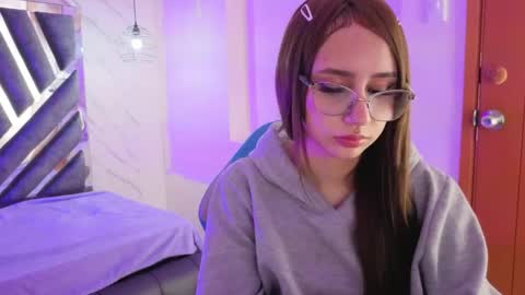 Snapshot of leri_rose_ chatting on May 2, 2026, 11:48 am online show from May 2, 2026, 11:48 am