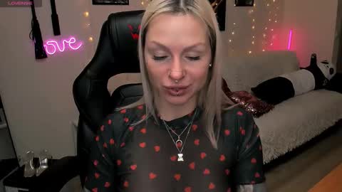 Snapshot of lerika_moore chatting on February 9, 2026, 7:18 pm Lerika Moore online show from February 9, 2026, 7:18 pm