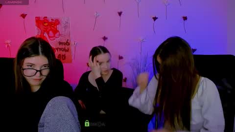 leslie_bird online show from February 13, 2026, 12:17 am