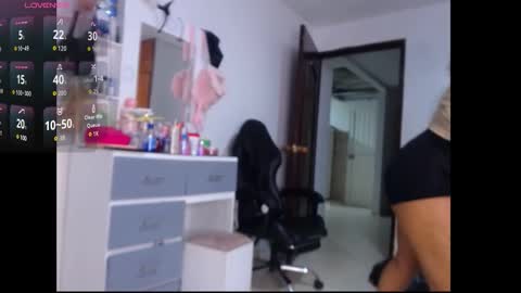 lesly online show from September 28, 2025, 1:33 am