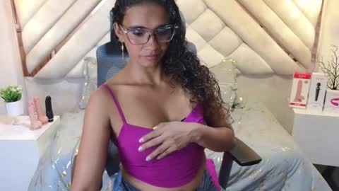 Snapshot of leslyflorez chatting on January 23, 2025, 11:26 pm Lesly online show from January 23, 2025, 11:26 pm