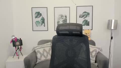 Snapshot of leslyflorez chatting on February 12, 2025, 8:07 pm Lesly online show from February 12, 2025, 8:07 pm