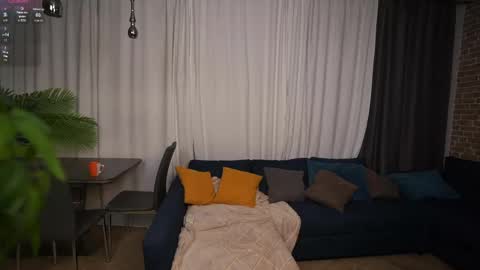 Hi my name is Lessy I am 18 years old. Im new here but I really like making new acquaintances online show from April 8, 2026, 7:36 pm