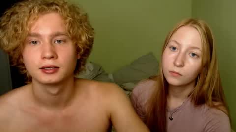 Alisa  Jhony online show from September 12, 2025, 8:42 pm