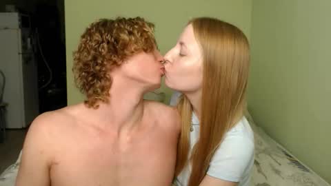 Alisa  Jhony online show from November 16, 2025, 3:39 pm