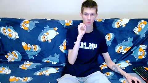 lester_broo online show from December 18, 2025, 9:32 pm