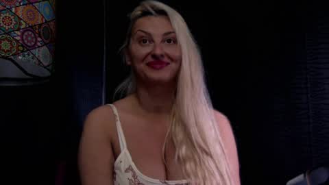 leticiareys online show from April 20, 2026, 11:35 am