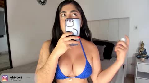 Leticia online show from October 26, 2025, 12:49 am