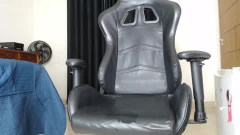 Lettywild Queen of Spades online show from December 3, 2025, 7:34 pm