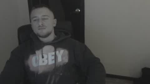 Snapshot of lev1ngston chatting on December 9, 2024, 3:40 am lev1ngston online show from December 9, 2024, 3:40 am