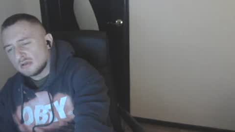 Snapshot of lev1ngston chatting on December 9, 2024, 5:52 pm lev1ngston online show from December 9, 2024, 5:52 pm