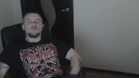 Snapshot of lev1ngston chatting on January 8, 2025, 7:03 am lev1ngston online show from January 8, 2025, 7:03 am