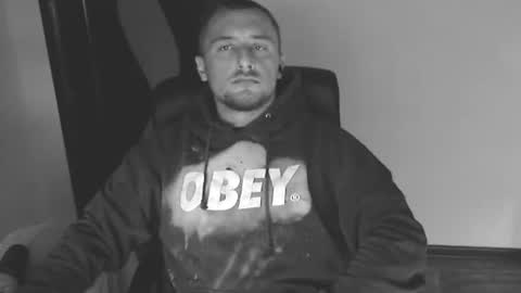 Snapshot of lev1ngston chatting on October 16, 2025, 12:28 pm lev1ngston online show from October 16, 2025, 12:28 pm