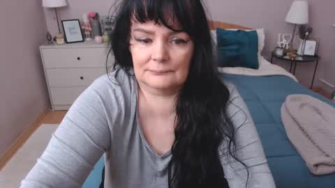 Mary online show from December 16, 2025, 1:05 pm