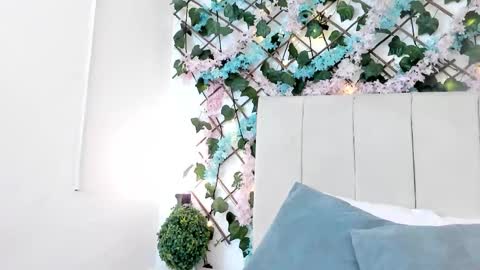 Gabrielle online show from November 13, 2025, 10:47 am