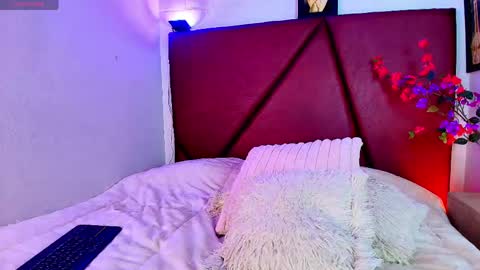 Lexi Howard  online show from May 29, 2026, 5:27 am