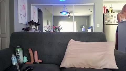 Lexi online show from September 9, 2025, 6:18 pm