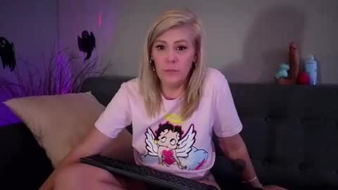 Lexi online show from October 5, 2025, 8:01 am