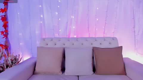 Lexie Thompson  online show from October 24, 2025, 12:12 pm