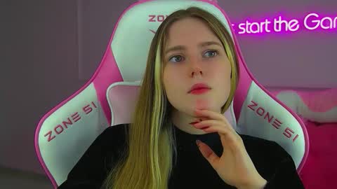 Lexi online show from November 25, 2025, 6:46 am