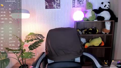 lexirouge           online show from December 5, 2025, 7:43 pm