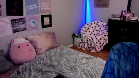 lexwyoex online show from December 21, 2025, 2:02 pm