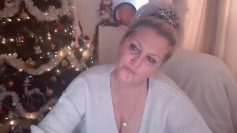 Snapshot of lexxa_blond chatting on December 15, 2025, 10:52 am Hannah online show from December 15, 2025, 10:52 am