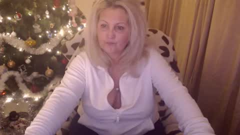 Snapshot of lexxa_blond chatting on December 23, 2025, 12:52 am Hannah online show from December 23, 2025, 12:52 am