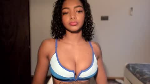 LEXY - Independent account online show from December 17, 2025, 2:12 pm