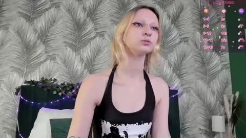 Snapshot of lexy_woorhez chatting on November 6, 2025, 11:22 am Lexy online show from November 6, 2025, 11:22 am