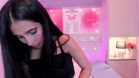 L I A  online show from September 28, 2025, 4:18 am