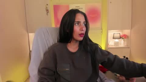 L I A  online show from February 12, 2026, 4:18 am