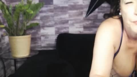 Snapshot of lexywetrain chatting on November 23, 2025, 11:48 pm lexywetrain online show from November 23, 2025, 11:48 pm