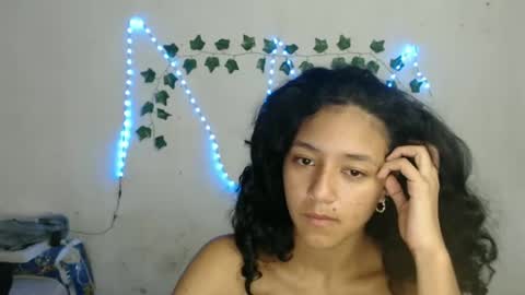 lolita online show from January 8, 2025, 4:34 am