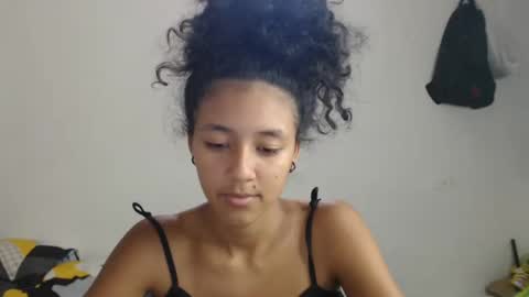 lolita online show from March 7, 2025, 4:44 pm