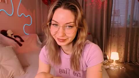 Snapshot of leyalayla chatting on February 26, 2026, 2:10 am Lily online show from February 26, 2026, 2:10 am