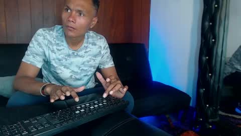 leyker_ath online show from April 11, 2026, 8:02 pm