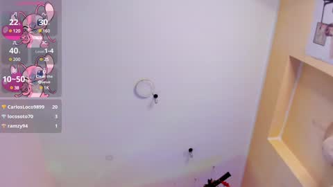 Snapshot of leyla_collins chatting on December 2, 2024, 9:13 am online show from December 2, 2024, 9:13 am