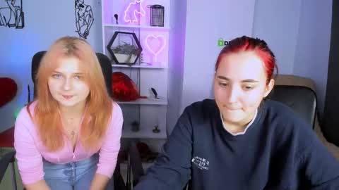 Snapshot of leyla_klark chatting on December 16, 2025, 1:05 pm Leyla online show from December 16, 2025, 1:05 pm