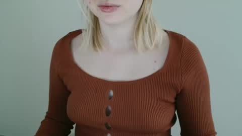 Leyla online show from February 26, 2026, 6:34 am