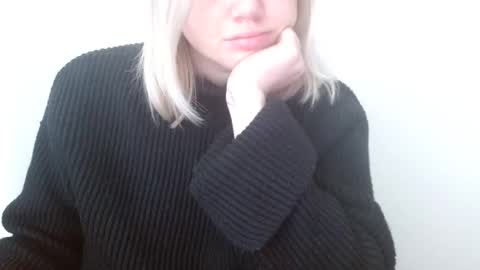 Leyla online show from April 11, 2026, 5:34 am