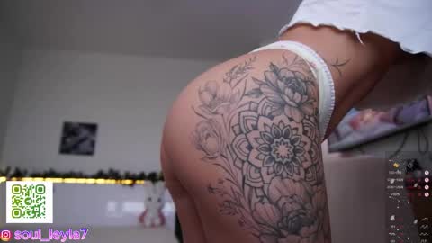 Leyla ly Ill be here Tuesday Thursday Friday Saturday Sunday online show from December 22, 2025, 3:25 am