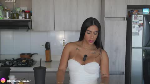 Snapshot of leyla_steel chatting on May 20, 2026, 1:50 pm INSTA leylasteel model online show from May 20, 2026, 1:50 pm