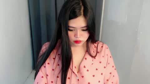 Snapshot of lhara_cumming chatting on June 16, 2026, 10:56 pm LHARA online show from June 16, 2026, 10:56 pm