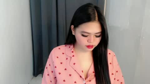 Snapshot of lhara_cumming chatting on July 1, 2026, 11:37 pm LHARA online show from July 1, 2026, 11:37 pm
