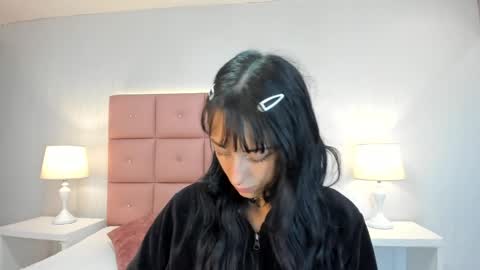 lhiamfitt online show from March 11, 2025, 2:07 pm