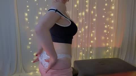 Linda my FANSLY  red fury online show from December 23, 2025, 1:25 am