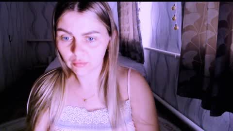 Snapshot of li_lit chatting on June 7, 2026, 3:32 am li_lit online show from June 7, 2026, 3:32 am