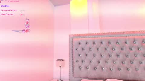 Lia  online show from February 8, 2026, 3:32 am